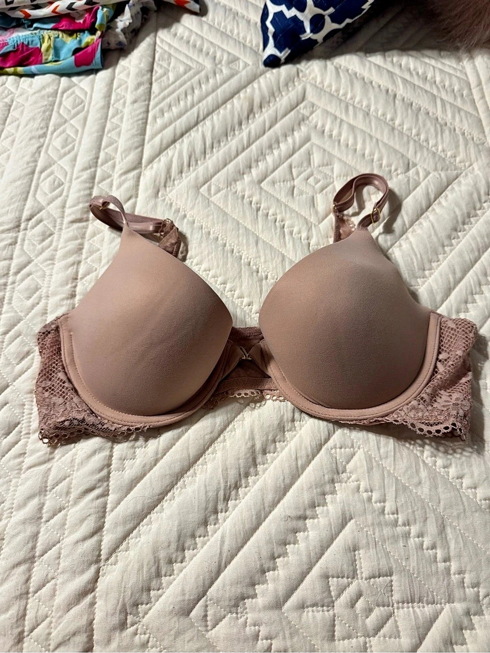 Victoria's Secret Lace Bra in tan Like New